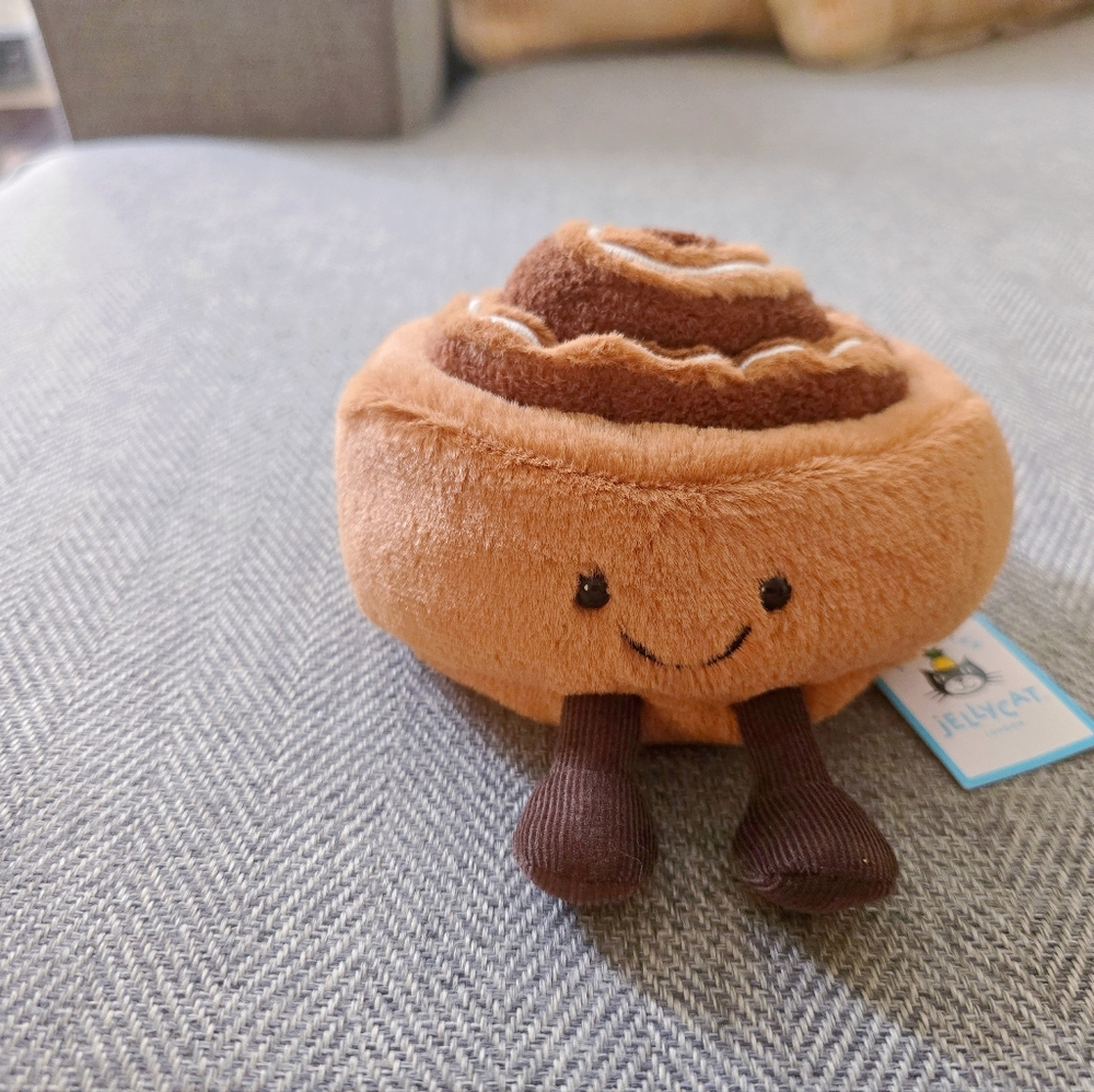 Jellycat Amuseable Cinnamon Bun